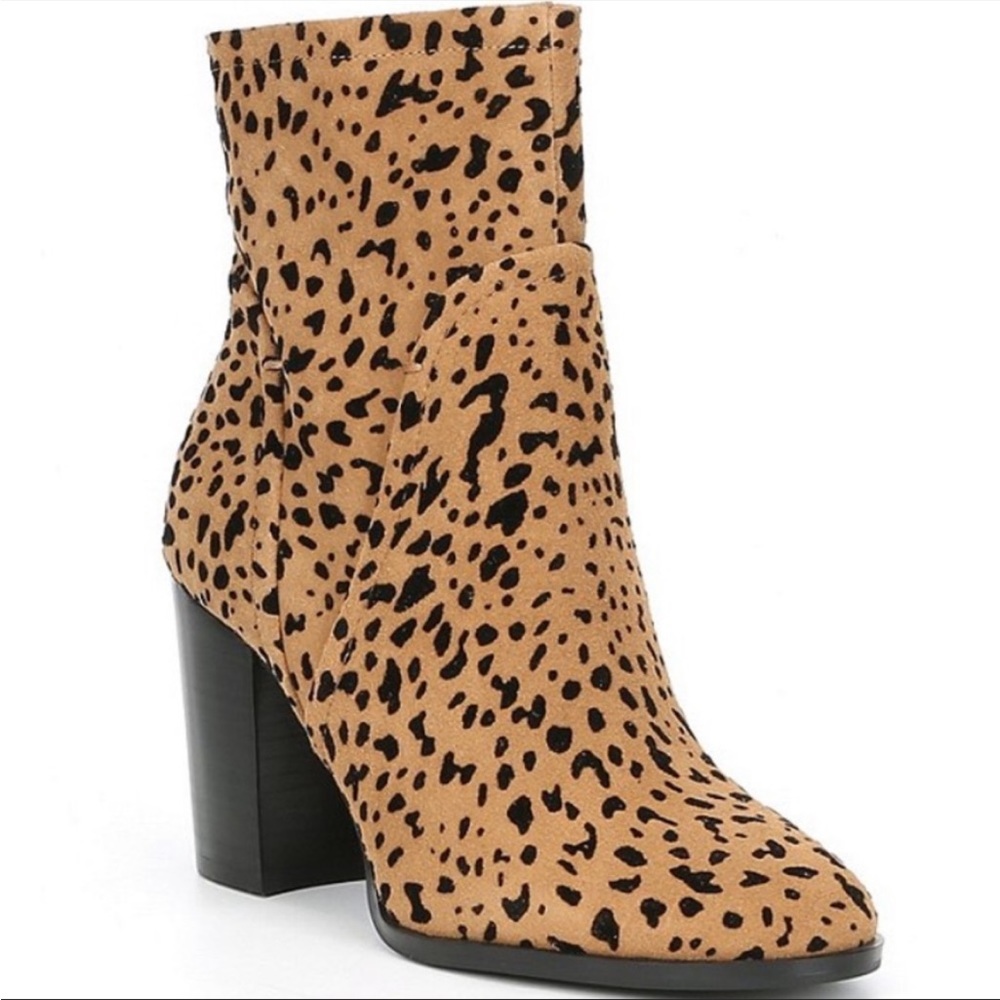 Gibson & Latimer Lessonii Leopard Booties